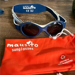 Mausito Blue Sunglasses with Red Pouch